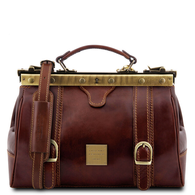 Discover the beauty of women’s leather bags – timeless Italian craftsmanship, durable materials, and elegant designs. Shop premium leather handbags, totes, and crossbody bags that combine style and functionality.